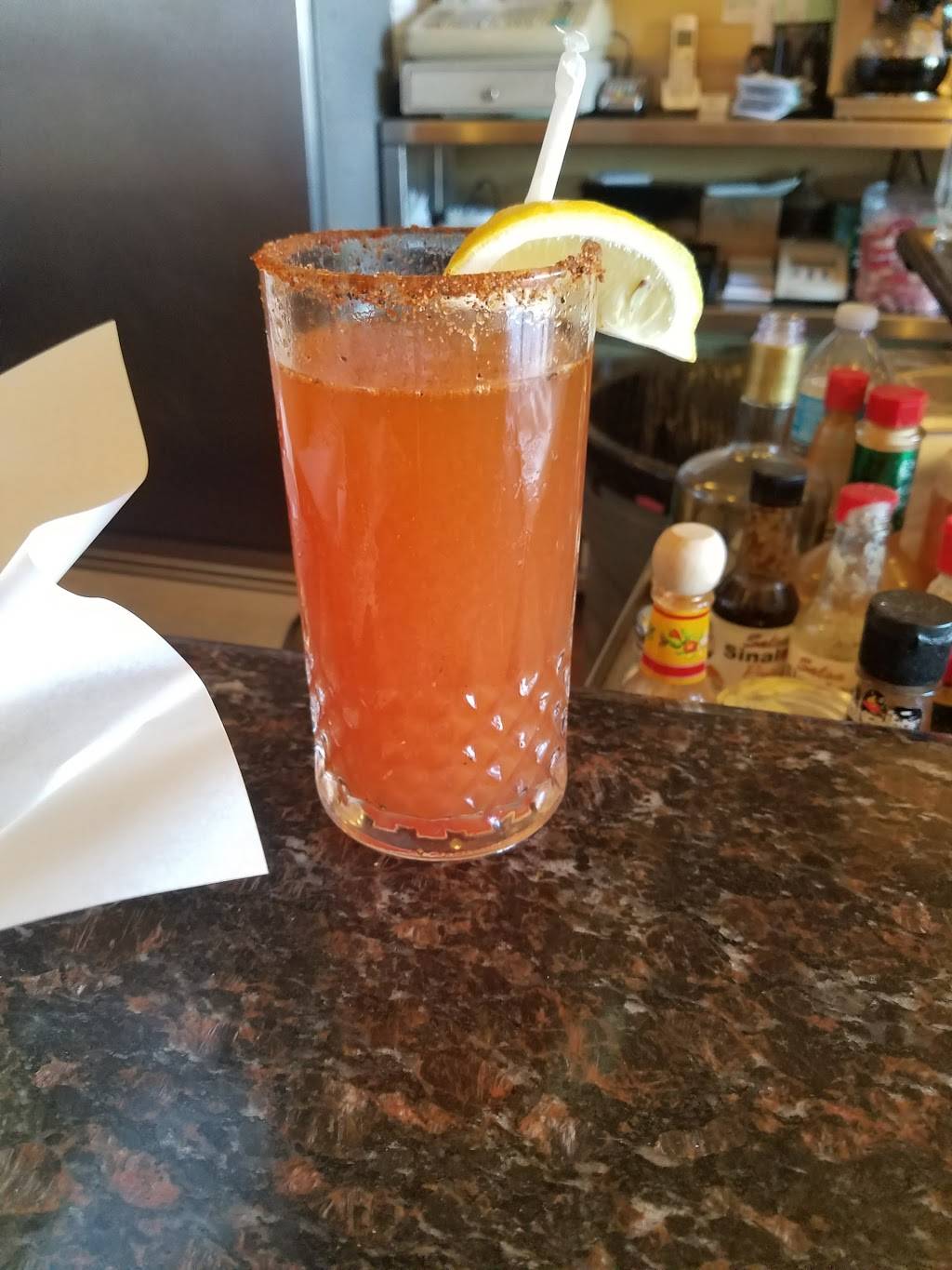 La Veros Mexican Food & Beer | restaurant | 1205 Saviers Rd, Oxnard, CA 93033, USA | 8053856394 OR +1 805-385-6394