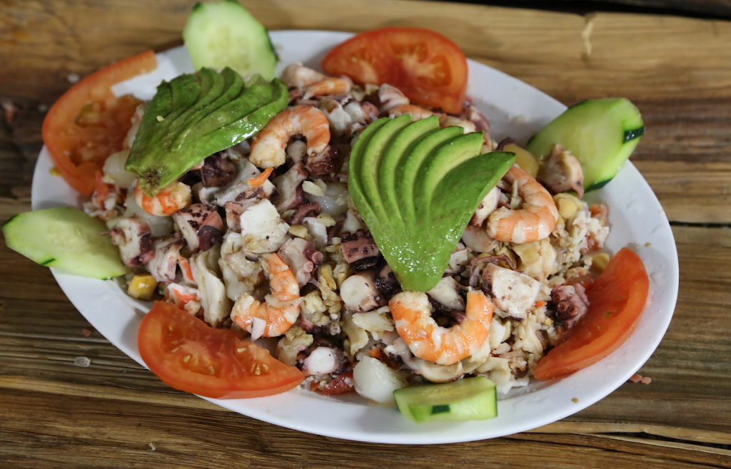 El Barco Bar and Grill | restaurant | 12 Old Oaks Dr, Fishersville, VA 22939, USA | 5404906526 OR +1 540-490-6526