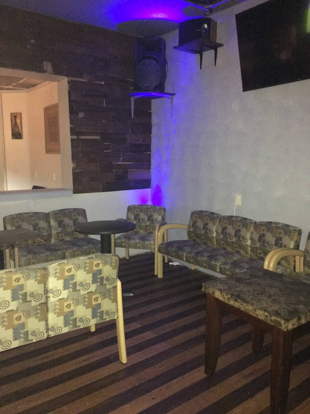 Casablañca Hookah Lounge | restaurant | 4620 Carlisle Pike, Hampden Township, PA 17050, USA | 7177616320 OR +1 717-761-6320