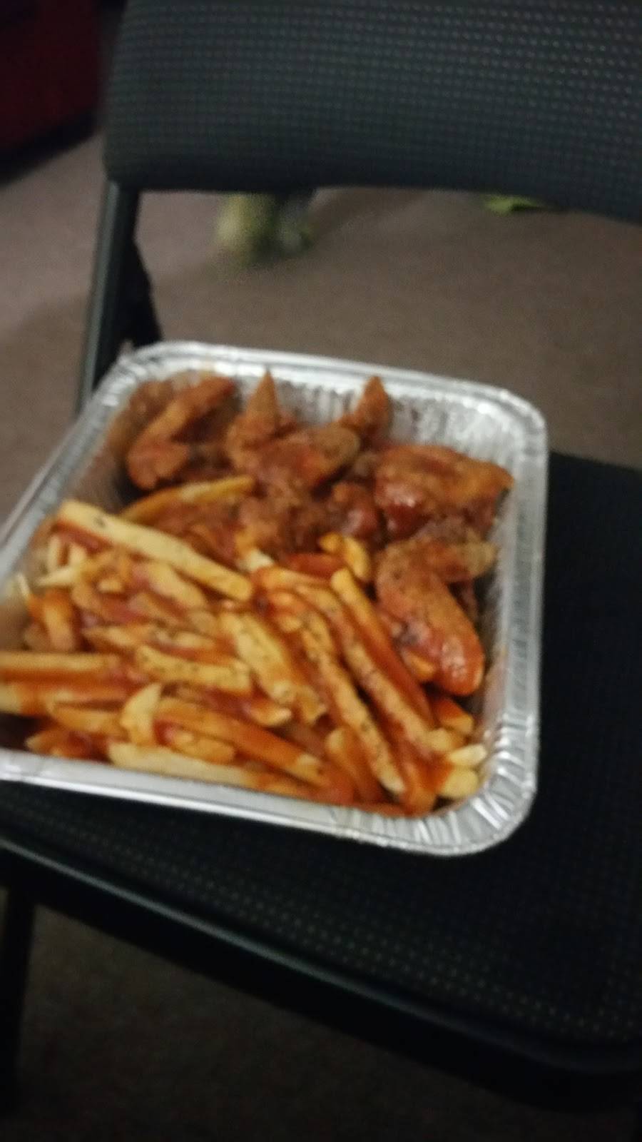 Harolds Chicken Shack | restaurant | 3577 E New York St #103, Aurora, IL 60504, USA | 6304998393 OR +1 630-499-8393