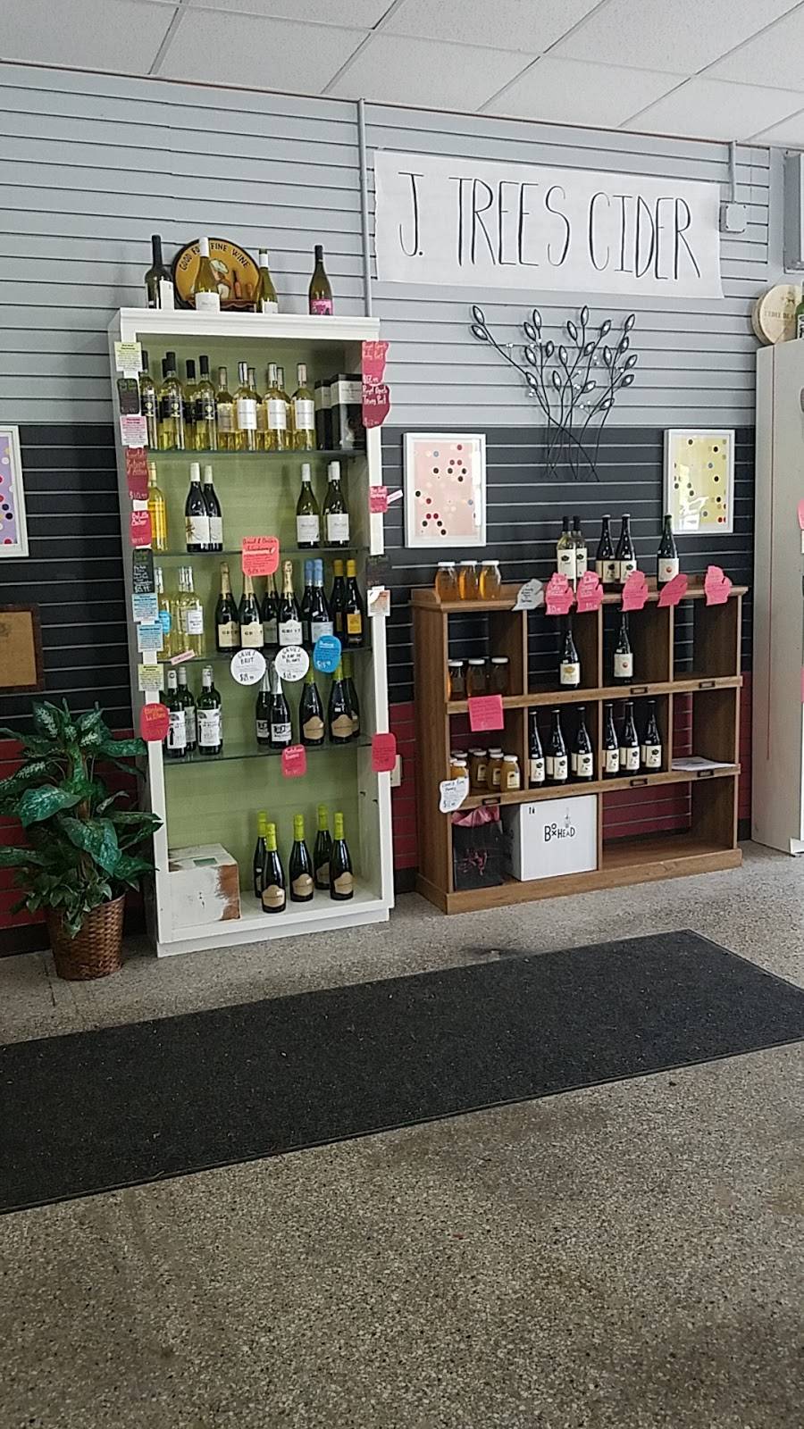 The Cheese Shop Of Saline | restaurant | 98 N Ann Arbor St, Saline, MI 48176, USA | 7344706326 OR +1 734-470-6326