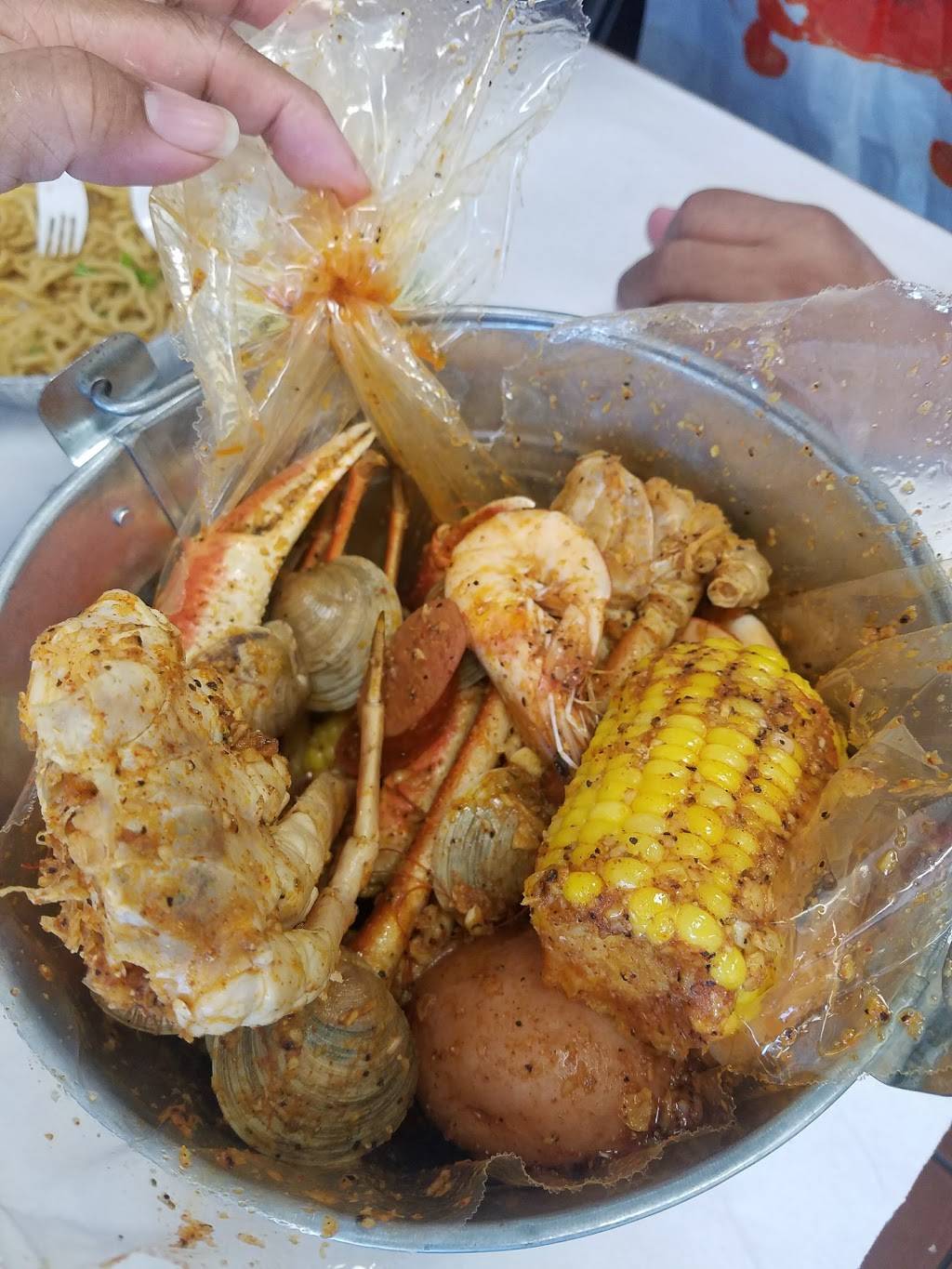 The Cajun Spot | restaurant | 283 W Louise Ave, Manteca, CA 95336, USA | 2092391588 OR +1 209-239-1588