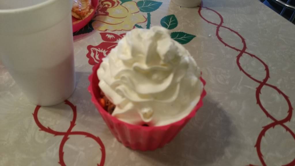 GiGis Ice Cream Bar | restaurant | 2 S 2nd St, Bainbridge, PA 17502, USA | 7173149540 OR +1 717-314-9540