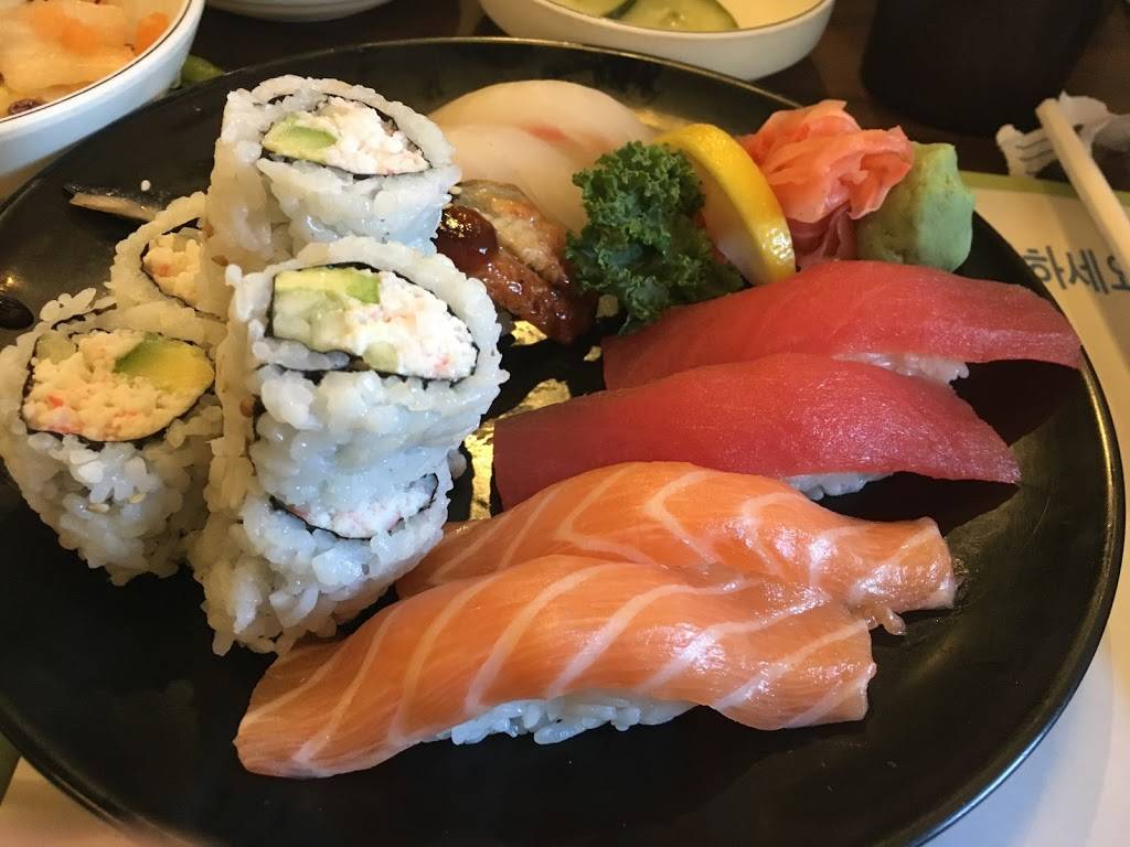 Sushi Family Express | restaurant | 3548 Union St, Flushing, NY 11354, USA | 7183212231 OR +1 718-321-2231