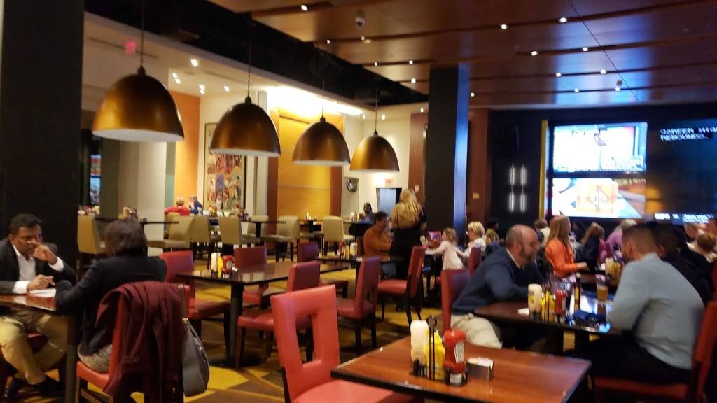 National Pastime Sports Bar & Grill | restaurant | 201 Waterfront St, Oxon Hill, MD 20745, USA | 3019654000 OR +1 301-965-4000