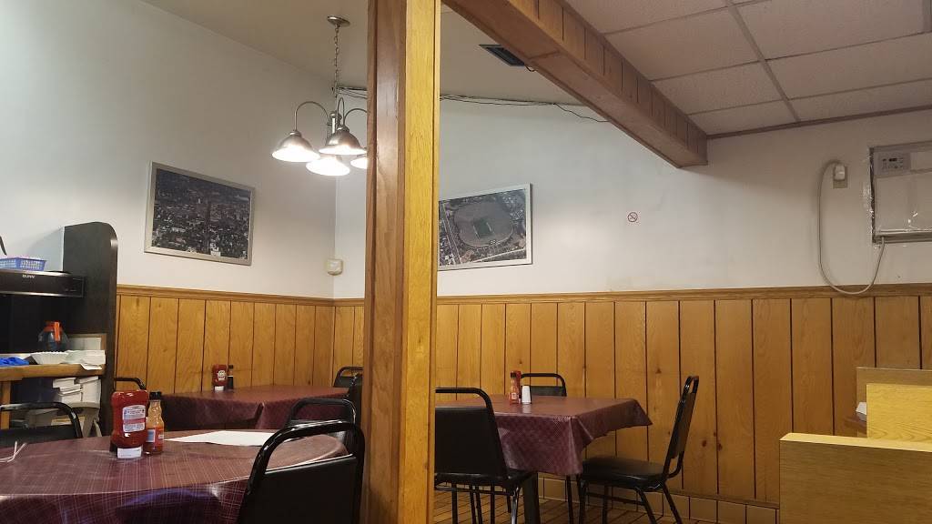 Whites Restaurant & Catering | restaurant | 845 N W Ave, Jackson, MI 49202, USA | 5177873991 OR +1 517-787-3991