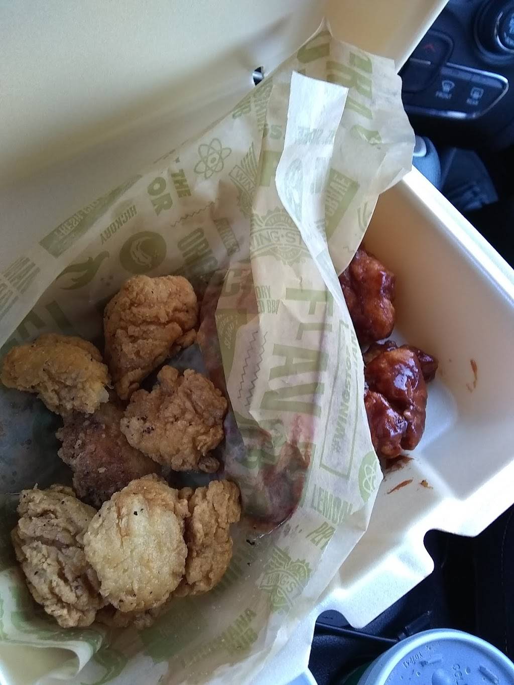 Wingstop | restaurant | 1331 Eight Mile Rd, Detroit, MI 48203, USA | 3133054797 OR +1 313-305-4797