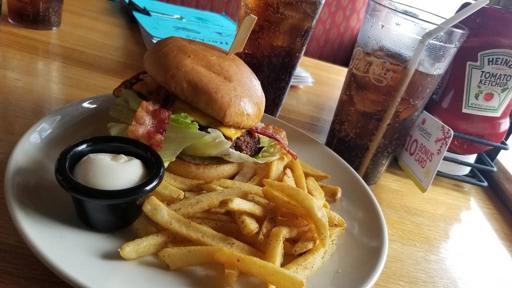 Applebees Grill + Bar | restaurant | 340 E Fairmount Ave, Lakewood, NY 14750, USA | 7167633500 OR +1 716-763-3500