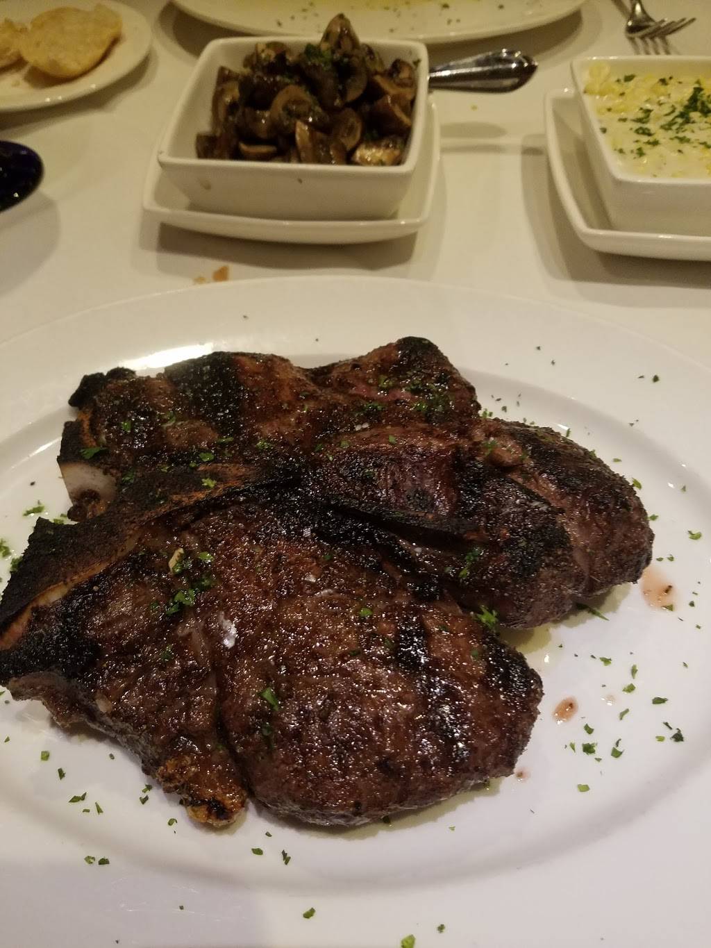 Elways | restaurant | 174 Gore Creek Dr, Vail, CO 81657, USA | 9707547818 OR +1 970-754-7818