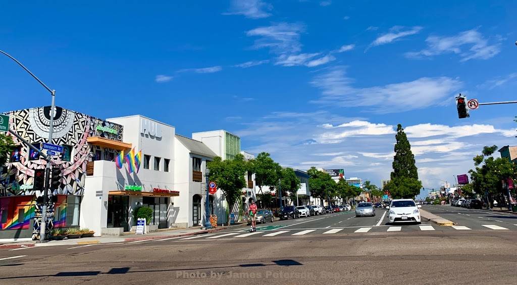 Ikes Place | restaurant | 1010 University Ave #101, San Diego, CA 92103, USA | 6194522856 OR +1 619-452-2856