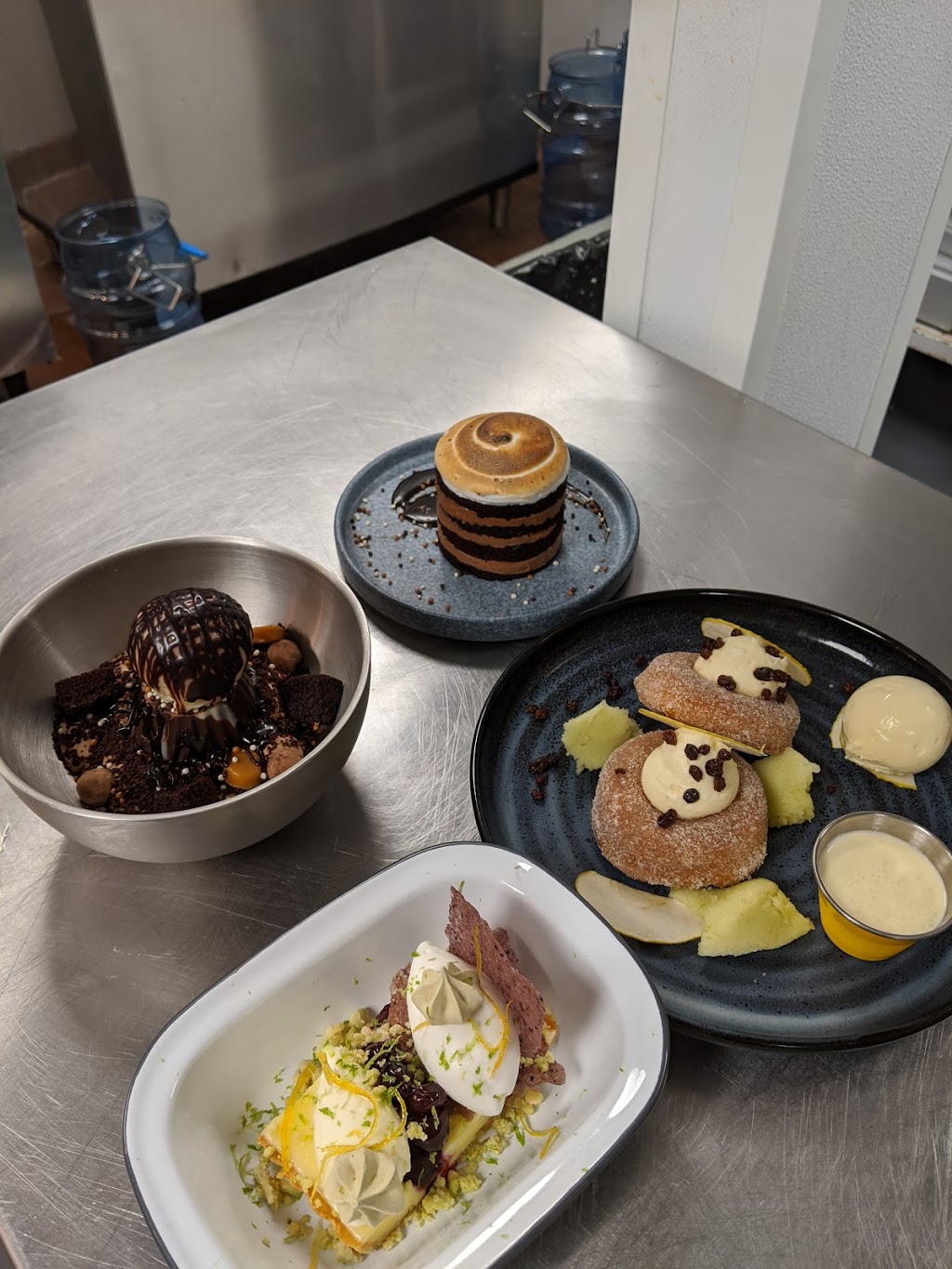 High Dive Seafare & Spirits | restaurant | 700 S Rosemary Ave, West Palm Beach, FL 33401, USA | 5614371437 OR +1 561-437-1437