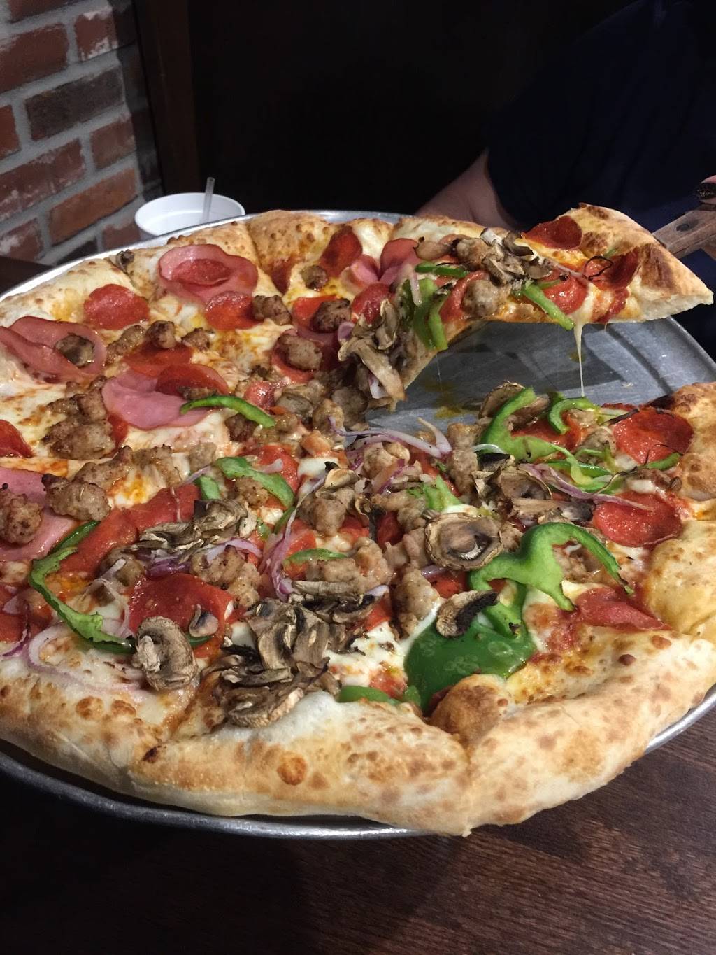 Rotolos Pizzeria | restaurant | 9327 Jefferson Hwy, River Ridge, LA 70123, USA | 5042874309 OR +1 504-287-4309