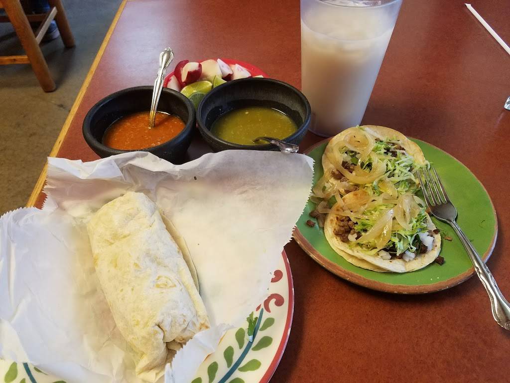 Chalos Tacos | restaurant | 5029 N Rockwell Ave, Bethany, OK 73008, USA | 4054402984 OR +1 405-440-2984
