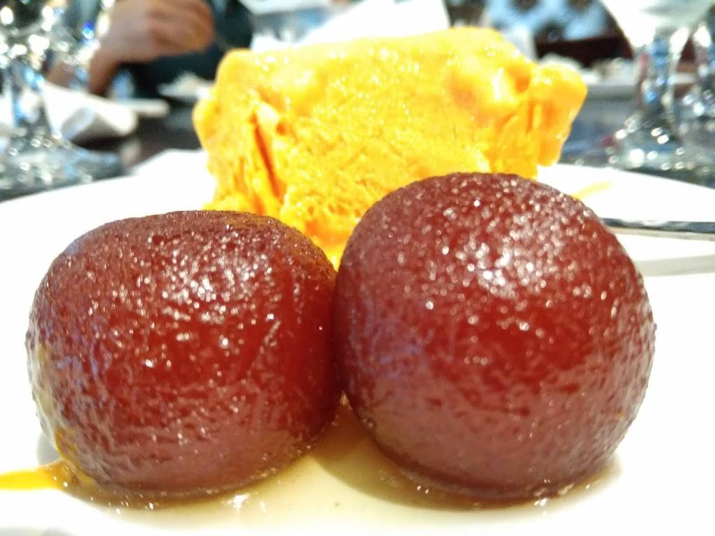 Bombay Tandoor Restaurant | restaurant | 8603 Westwood Center Dr, Vienna, VA 22182, USA | 7037342202 OR +1 703-734-2202