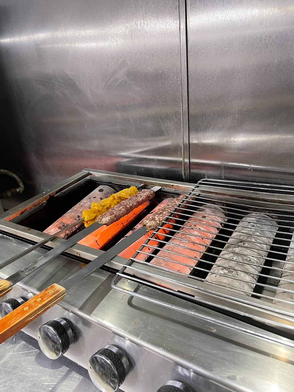 Nineveh Kebob Express | restaurant | 2850 W Devon Ave, Chicago, IL 60659, USA | 7733380690 OR +1 773-338-0690