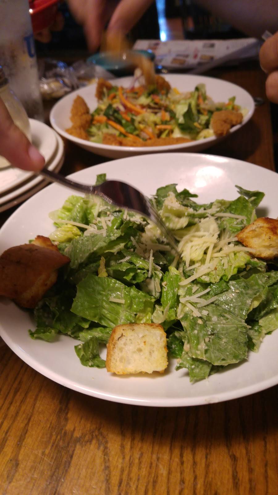 Uno Pizzeria & Grill | restaurant | 20 Centre Dr, Central Valley, NY 10917, USA | 8457836560 OR +1 845-783-6560