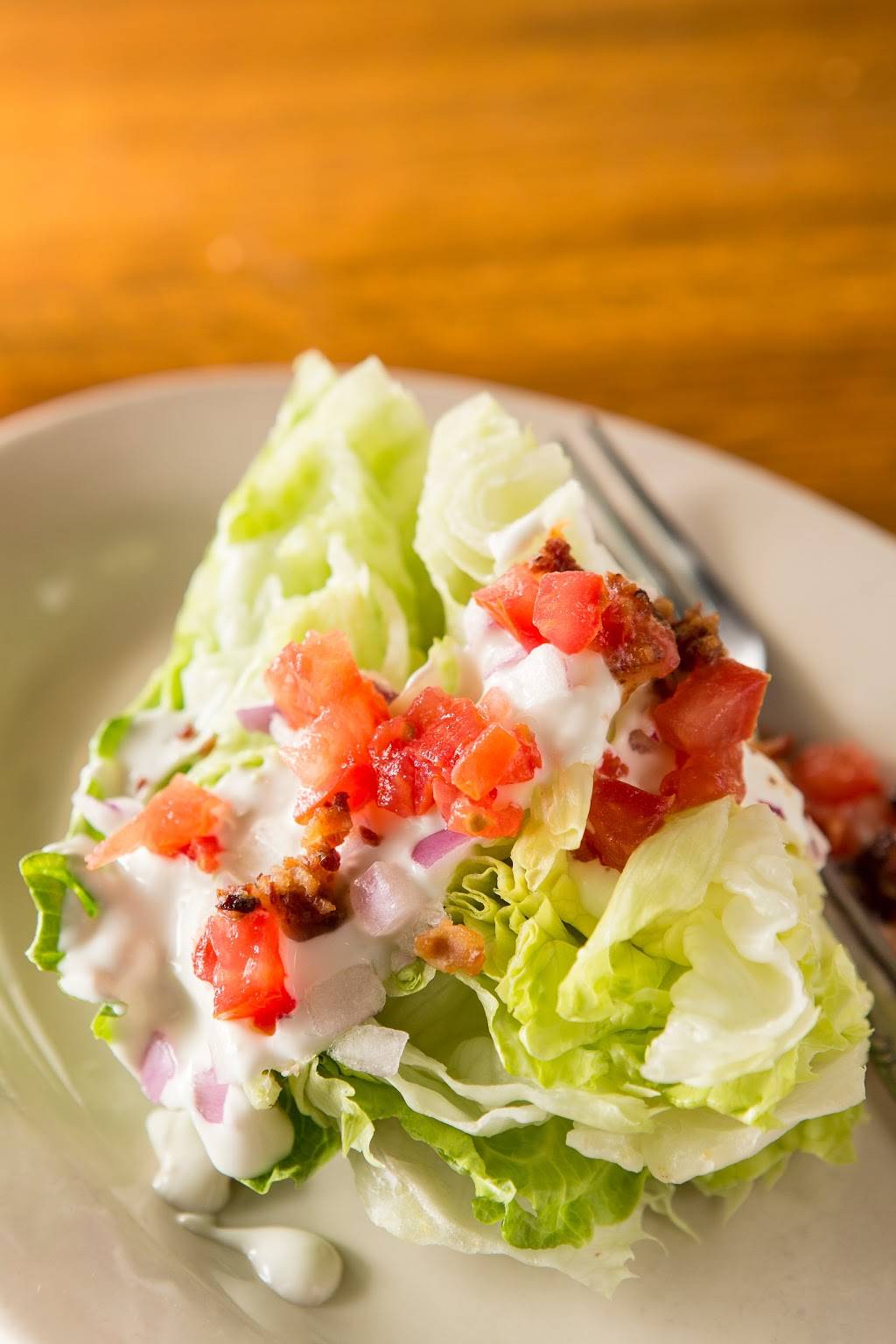 Crickets Grill & Drafthouse | restaurant | 221 Mary Ave, Waco, TX 76701, USA | 2547544677 OR +1 254-754-4677