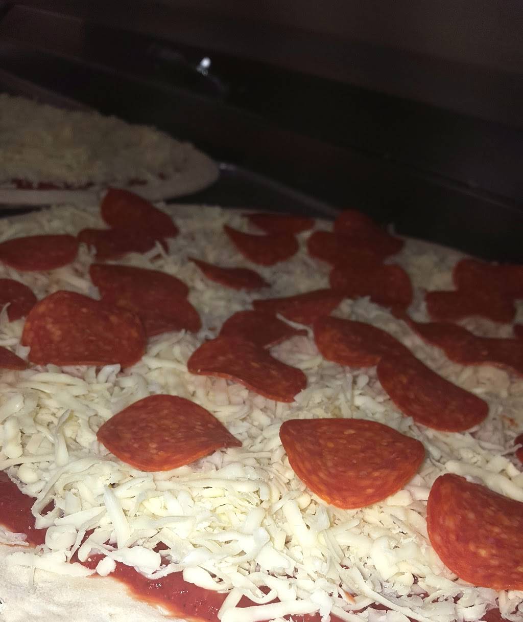 Pizza Valley | restaurant | 273 Lexington Ave, Bridgeport, CT 06604, USA | 2033365611 OR +1 203-336-5611