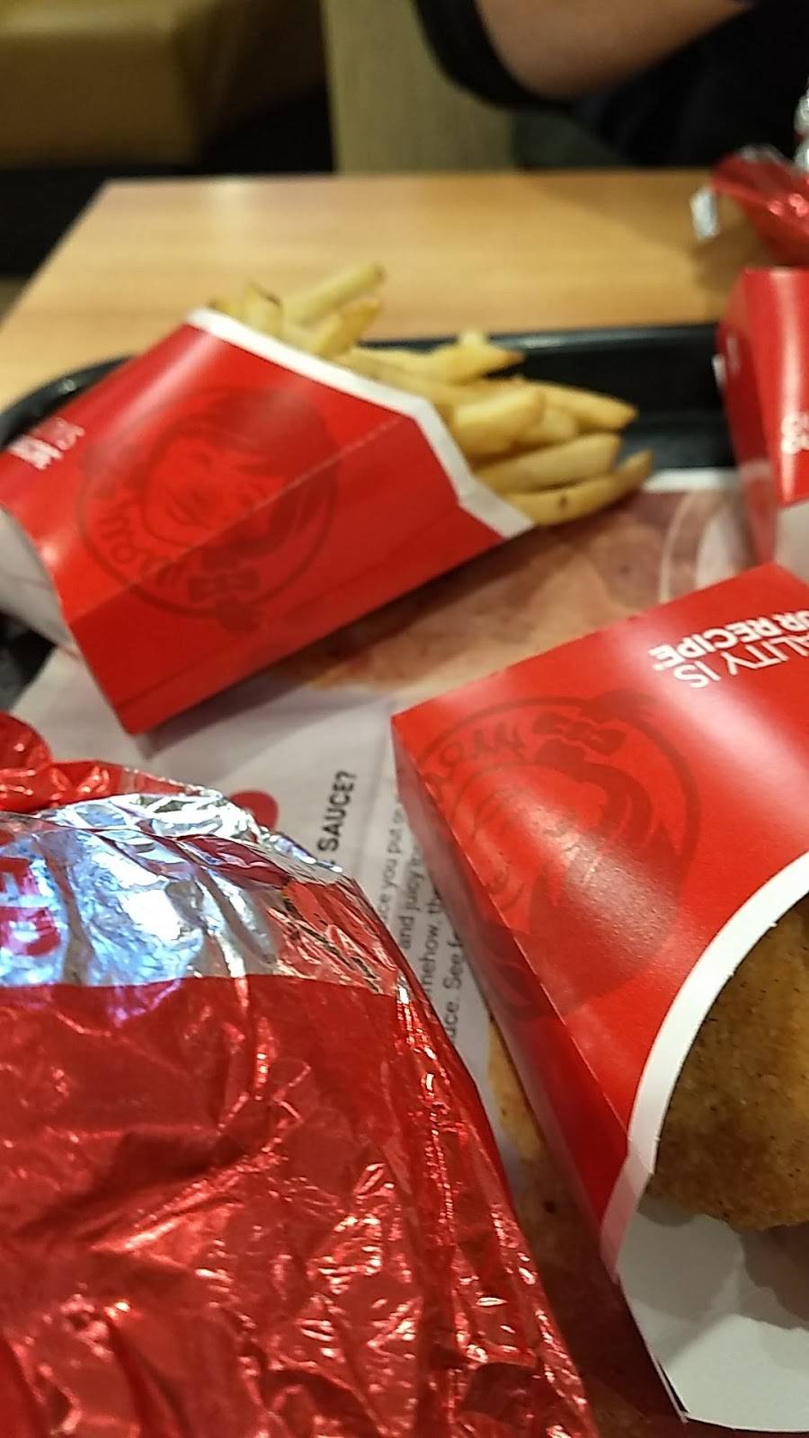 Wendys | restaurant | 3516 118th St, Chicago, IL 60617, USA | 7736464420 OR +1 773-646-4420