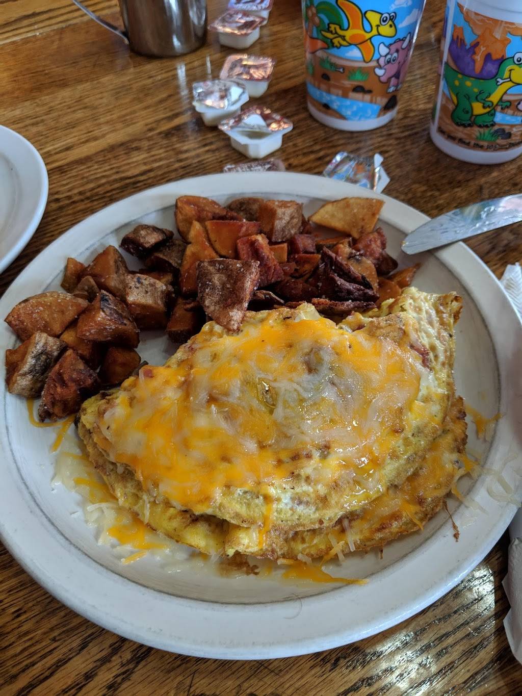 Stoagies Family Room Cafe | restaurant | 91 E Chicago St, Coldwater, MI 49036, USA | 5172787820 OR +1 517-278-7820