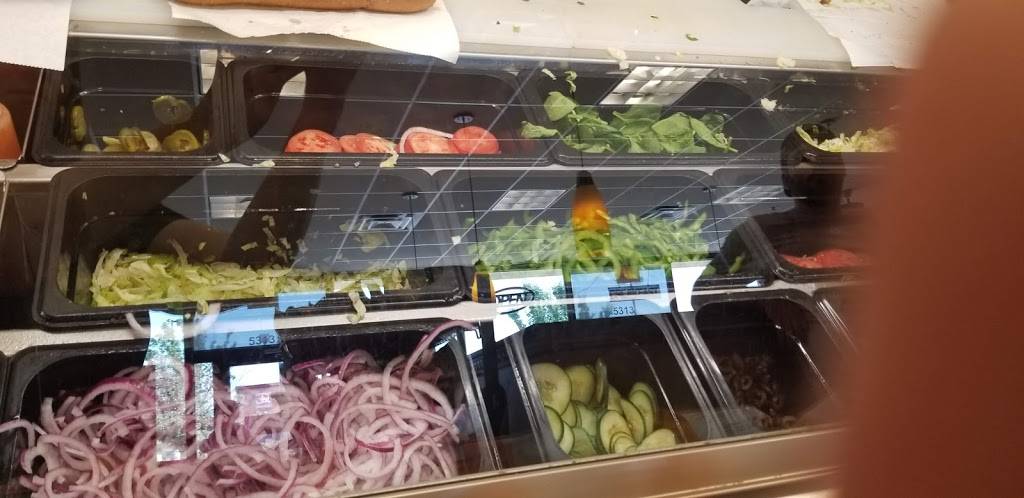 Subway | restaurant | 5313 Caroline Drive, High Ridge, MO 63049, USA | 6366770272 OR +1 636-677-0272