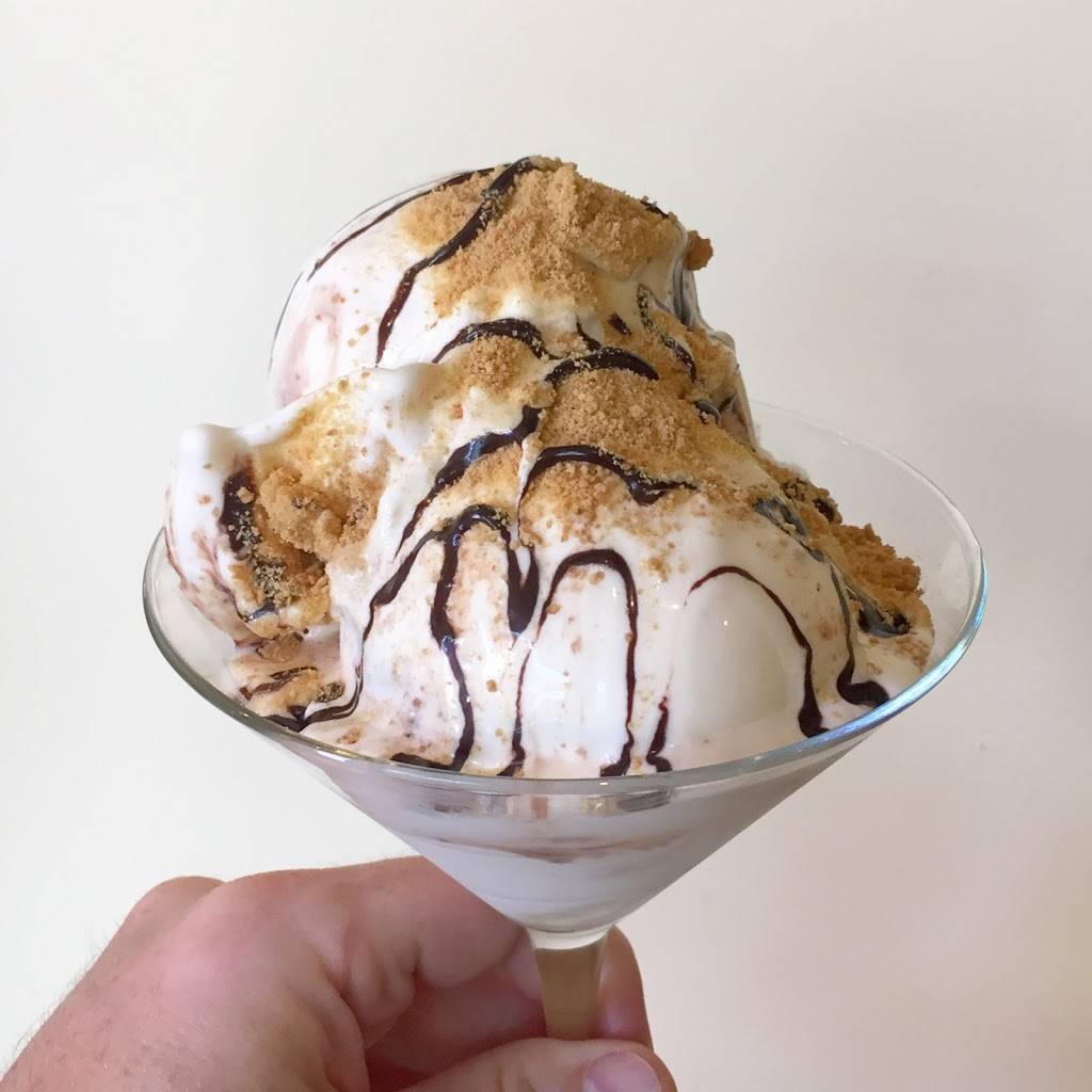 Smacks Burgers & Shakes | restaurant | 2407 Bee Ridge Rd, Sarasota, FL 34239, USA | 9419227673 OR +1 941-922-7673