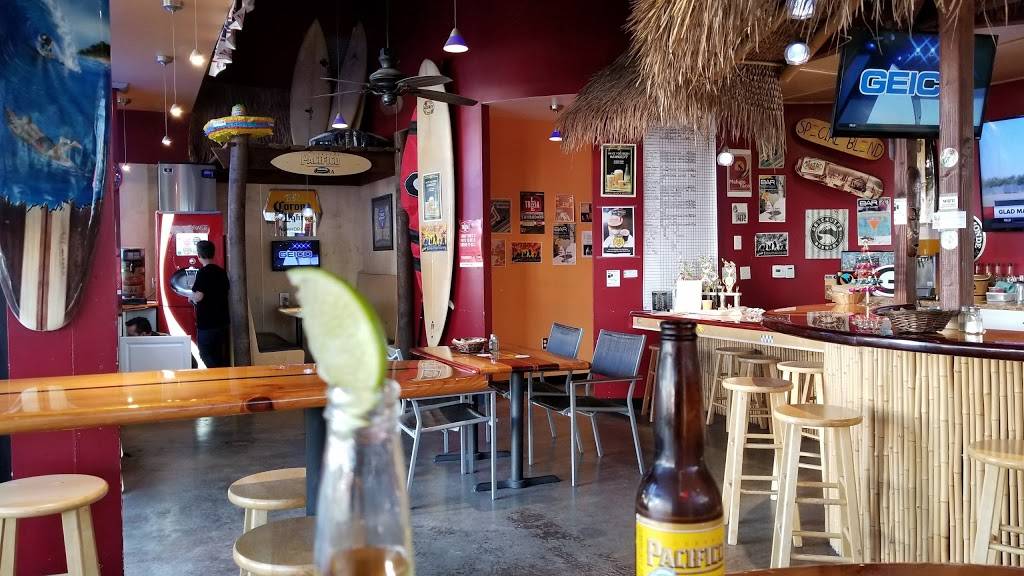 Beach Hut Deli Huntington Beach | restaurant | 19025 Beach Blvd, Huntington Beach, CA 92648, USA | 7148417609 OR +1 714-841-7609