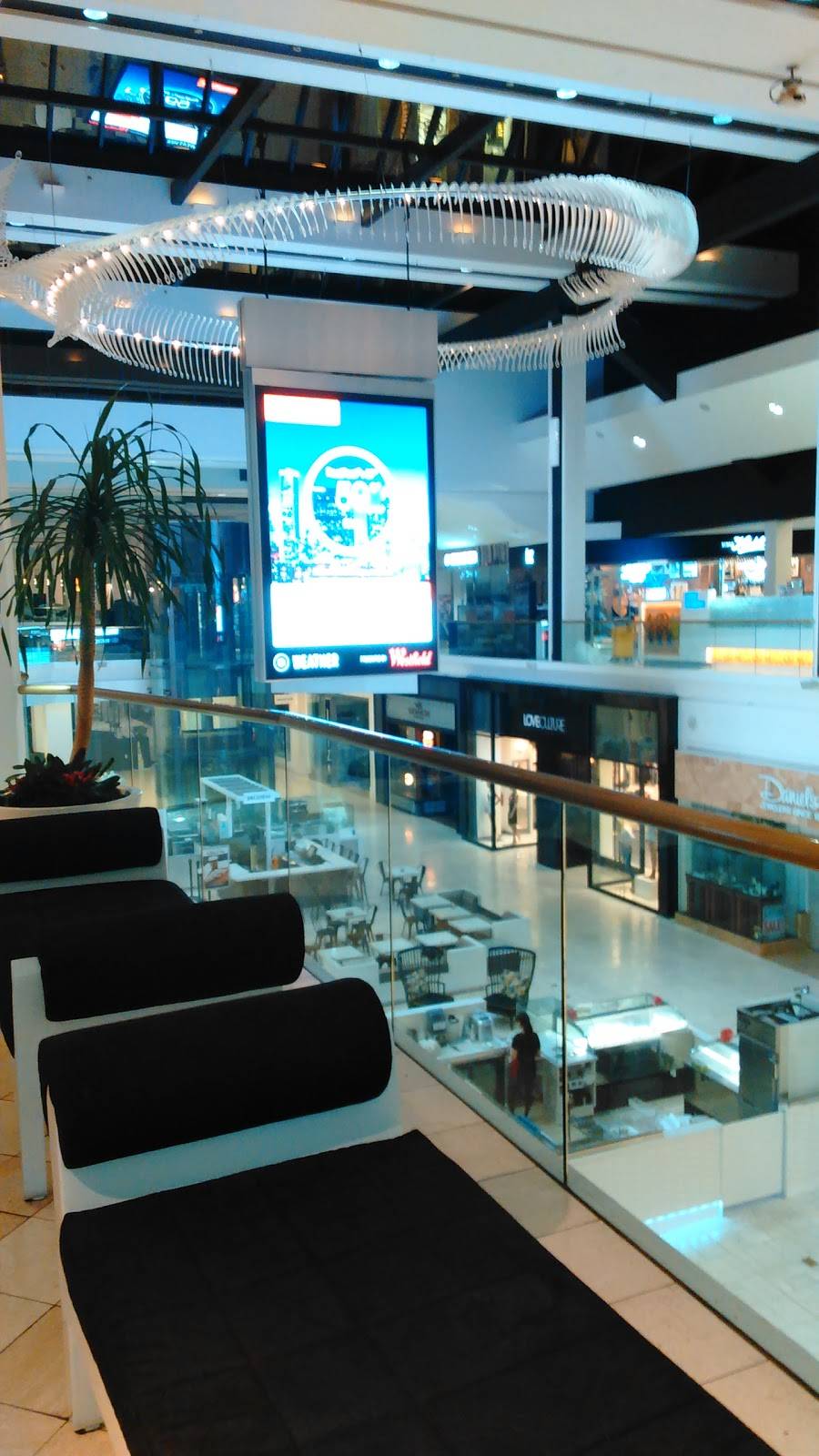 Burger King | restaurant | 14006 Riverside Dr, Sherman Oaks, CA 91423, USA | 7479885173 OR +1 747-988-5173