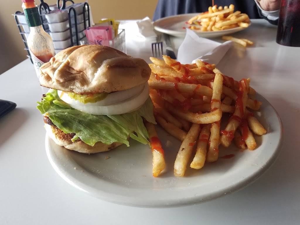 Woodees | restaurant | 201 Capitol Beach Blvd, Lincoln, NE 68528, USA | 4022613223 OR +1 402-261-3223