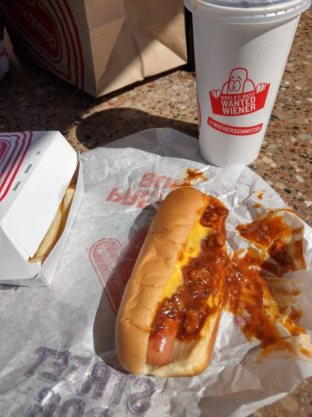 Wienerschnitzel | restaurant | 75 Saratoga Ave, Santa Clara, CA 95050, USA | 4085570155 OR +1 408-557-0155