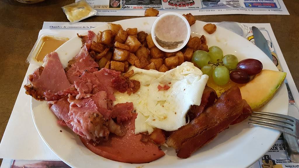 LE PUB 111 | restaurant | 111 Rue Brassard, Saint-Michel-des-Saints, QC J0K 3B0, Canada | 4508336222 OR +1 450-833-6222