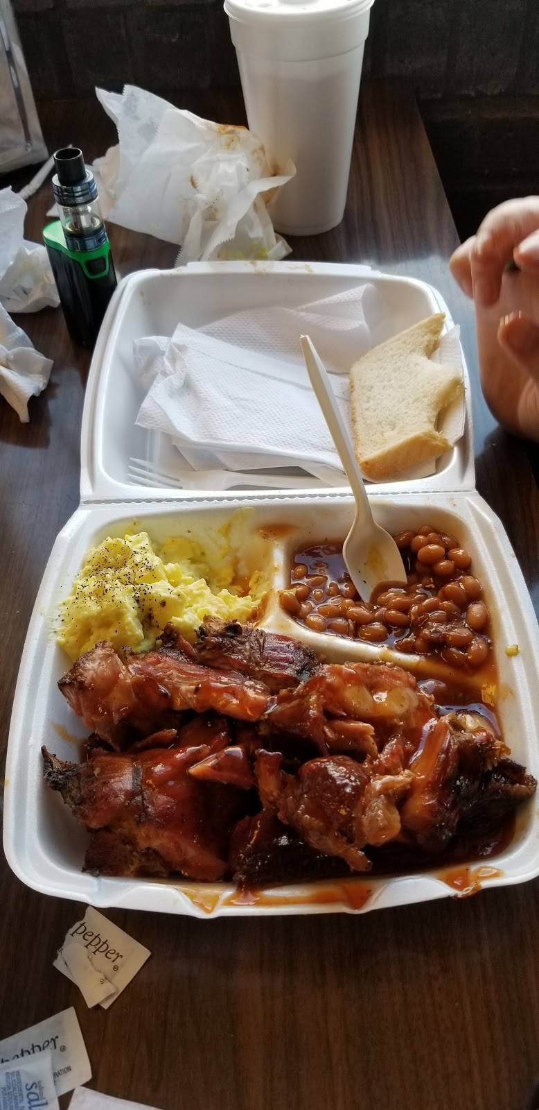 Big Bill BBQ | restaurant | 4101 Elvis Presley Blvd, Memphis, TN 38116, USA | 9015524502 OR +1 901-552-4502