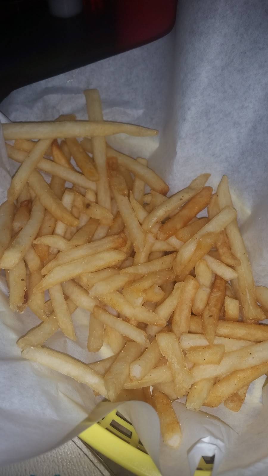 Doggie Diner | meal takeaway | 7536 Janes Ave, Woodridge, IL 60517, USA | 6309858008 OR +1 630-985-8008