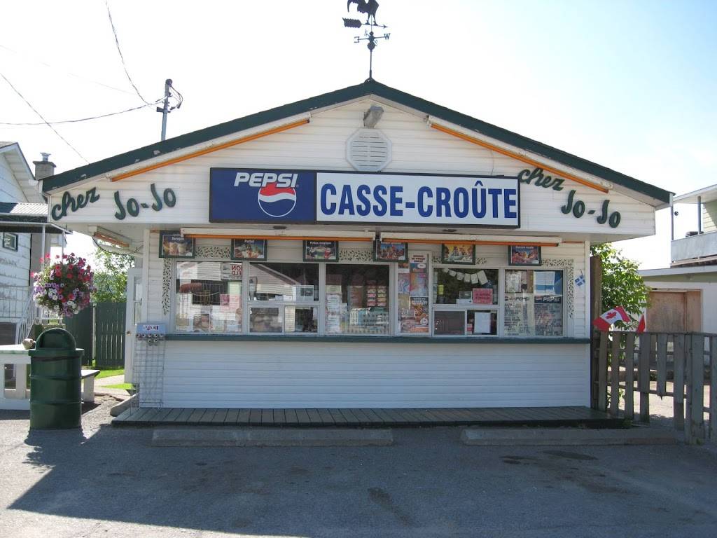Casse-Croute Chez Jo-Jo | restaurant | 36 Rue Saint Joseph, Gracefield, QC J0X 1W0, Canada | 8194634633 OR +1 819-463-4633