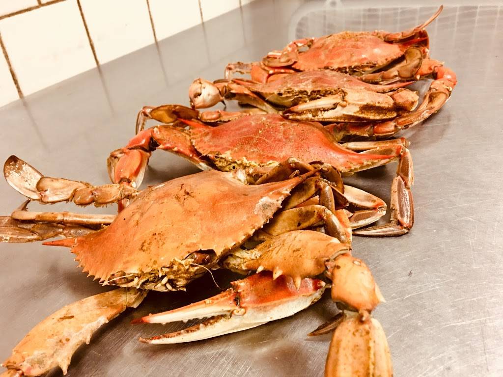 Ernies Crab House | meal takeaway | 2213, 10553 Greenbelt Rd, Lanham, MD 20706, USA | 3014643744 OR +1 301-464-3744