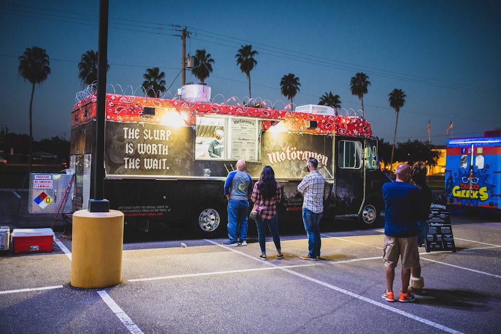 Mission Food Park | restaurant | 801 Bryan Rd, Mission, TX 78572, USA | 9563796019 OR +1 956-379-6019