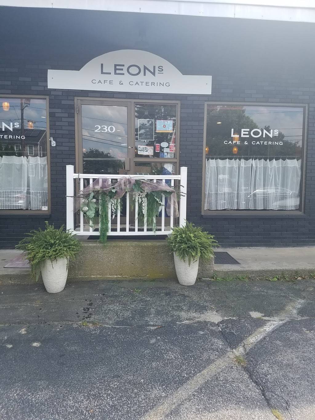 Leons Cafe & Catering | restaurant | 230 Waseca Ave, Barrington, RI 02806, USA | 4012471660 OR +1 401-247-1660