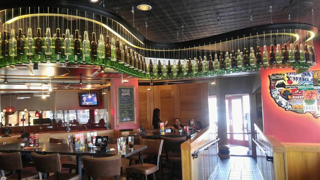 Red Robin Gourmet Burgers and Brews | restaurant | 2405 SE Tualatin Valley Hwy, Hillsboro, OR 97123, USA | 5036481515 OR +1 503-648-1515