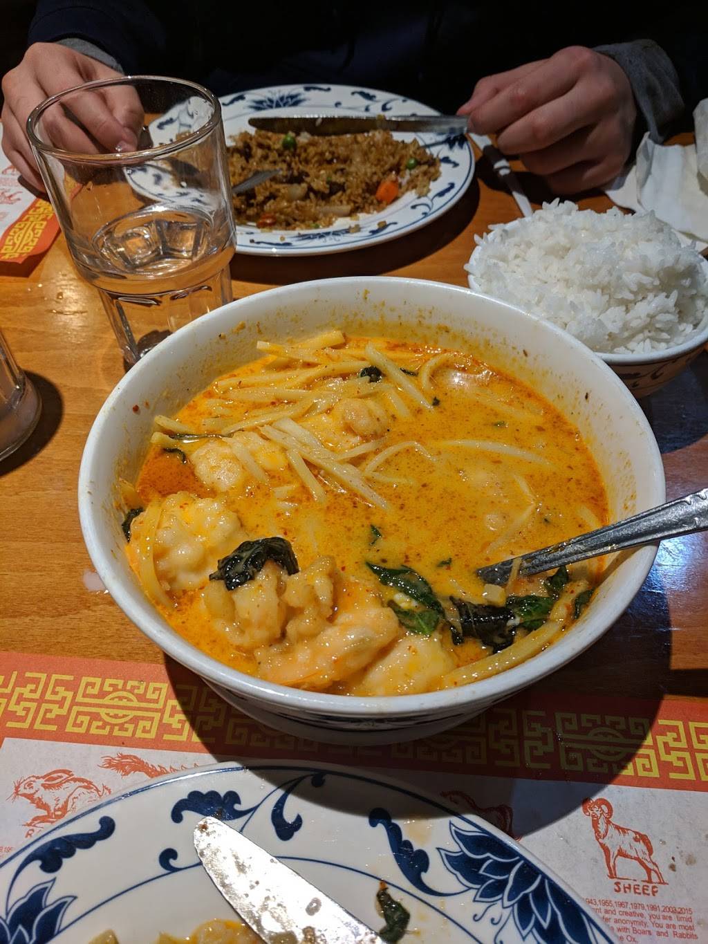 Young Chow Cafe Chinese and Thai Restaurant | restaurant | 6715 Lea Berry Way, Haymarket, VA 20169, USA | 7037532863 OR +1 703-753-2863