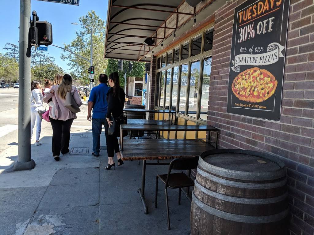 Big Mamas & Papas Pizzeria - Eagle Rock | restaurant | 2136 Colorado Blvd, Los Angeles, CA 90041, USA | 3232558500 OR +1 323-255-8500