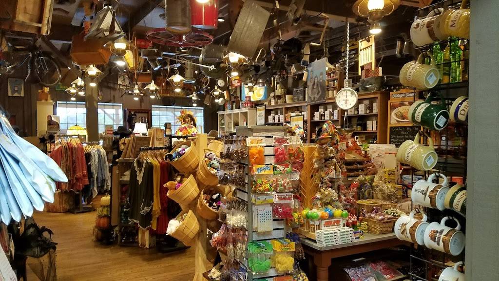 Cracker Barrel Old Country Store | restaurant | 1400 Country Ln, South Hill, VA 23970, USA | 4347742705 OR +1 434-774-2705