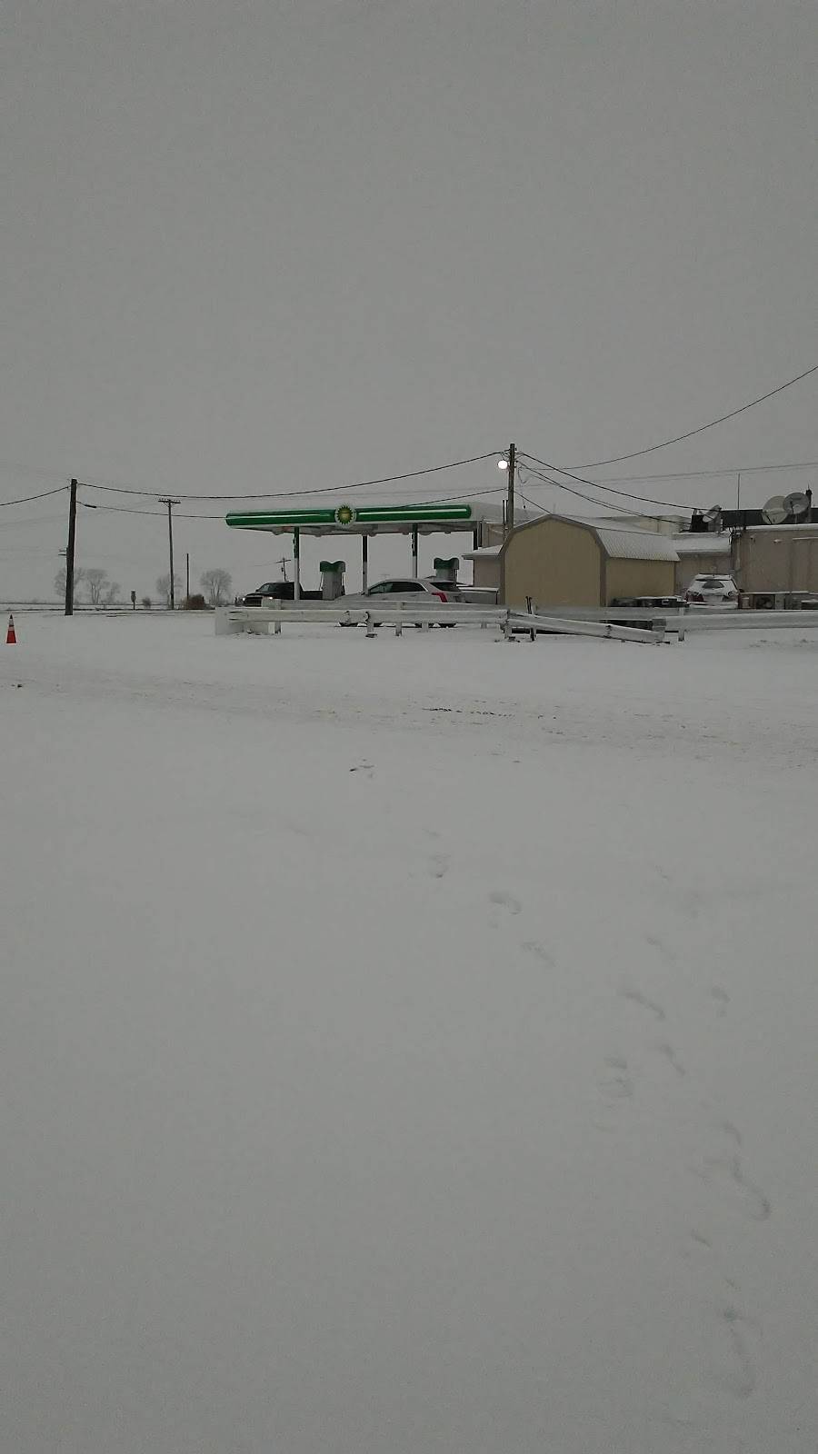 BP | restaurant | 1401 E 1700 North Rd, US-24 W, Gilman, IL 60938, USA | 8152654702 OR +1 815-265-4702