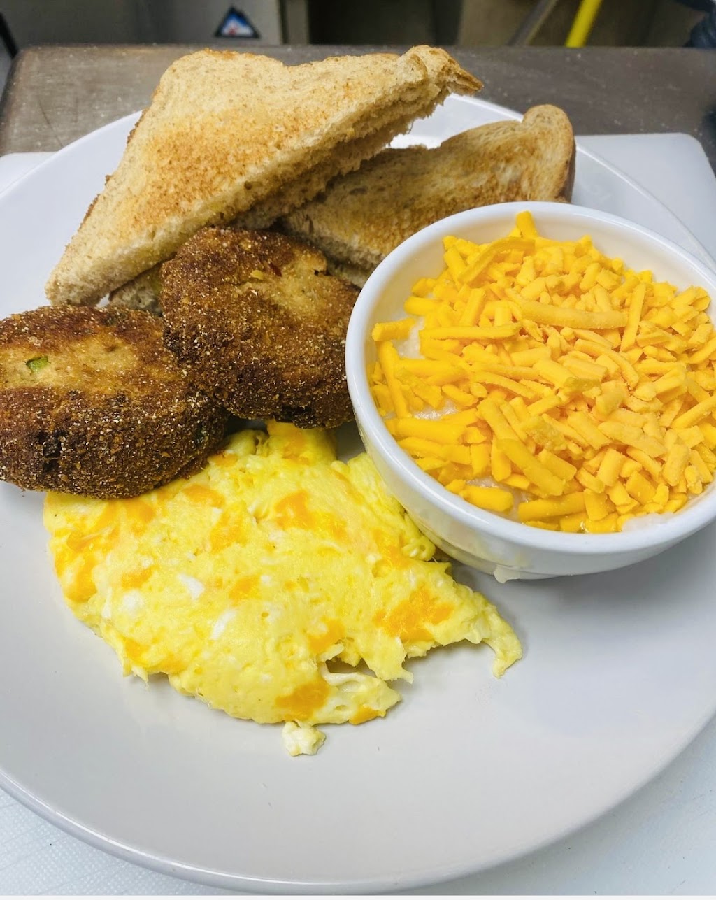 Big Bills Corner Cafe | restaurant | 220 Hoover Ave, Bloomfield, NJ 07003, USA | 9734297832 OR +1 973-429-7832