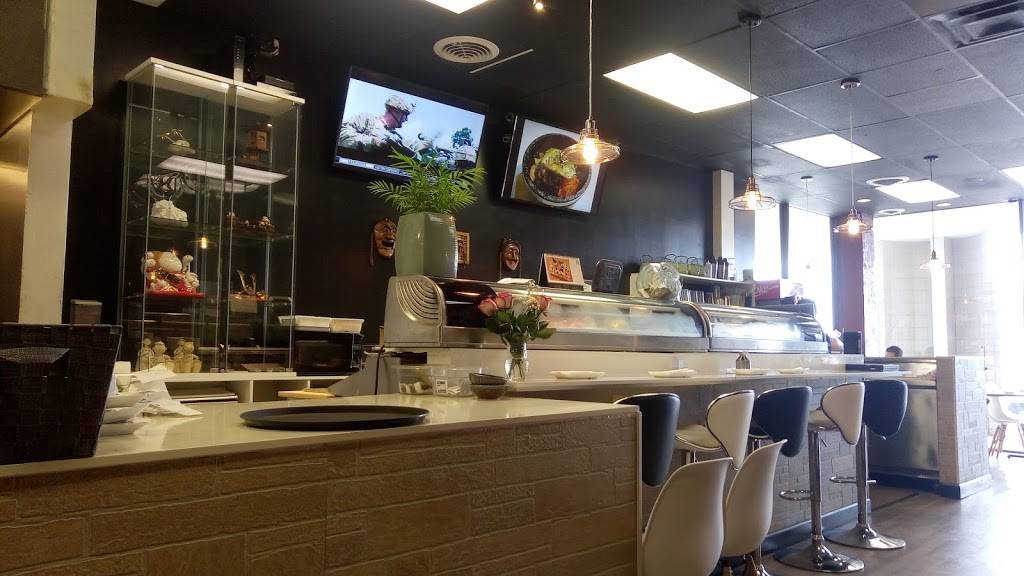 Momo Sushi - Ann Arbor | restaurant | 895 W Eisenhower Pkwy, Ann Arbor, MI 48103, USA | 7348004909 OR +1 734-800-4909