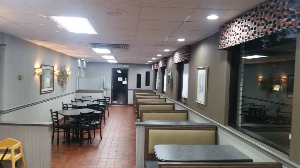 Penguin Point | restaurant | 3406 S Adams St, Marion, IN 46953, USA | 7656747388 OR +1 765-674-7388