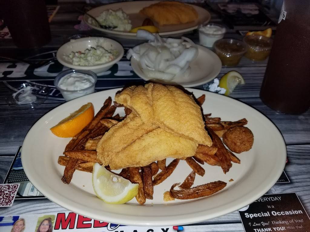 Hucks Catfish | restaurant | 2811 Trail Dr, Denison, TX 75020, USA | 9033370033 OR +1 903-337-0033