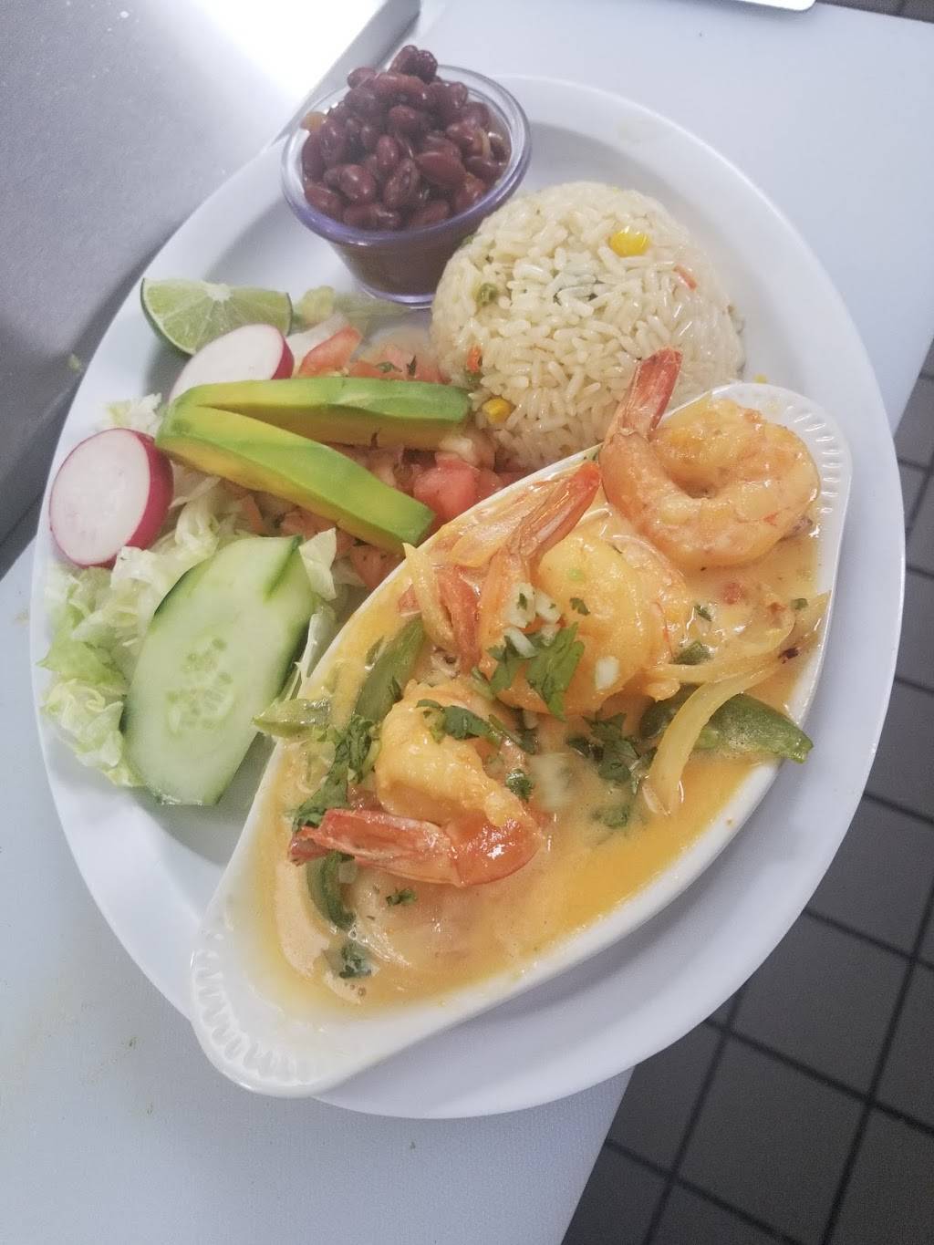 Sabor Salvadoreño | restaurant | 227 Revere St, Revere, MA 02151, USA | 7812843500 OR +1 781-284-3500
