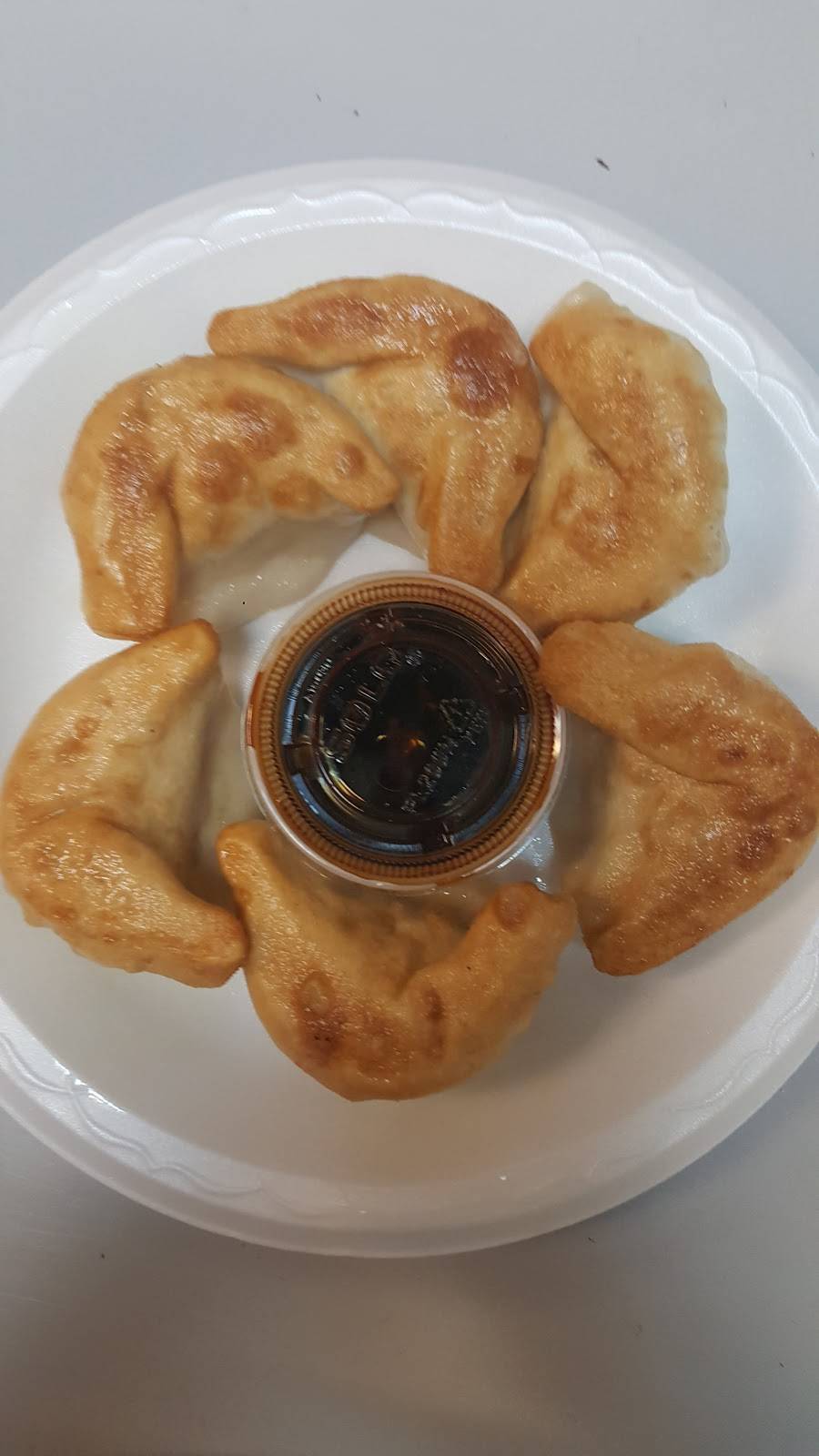 Hot Wok | restaurant | 1020 E Main St M, Purcellville, VA 20132, USA | 5407511688 OR +1 540-751-1688