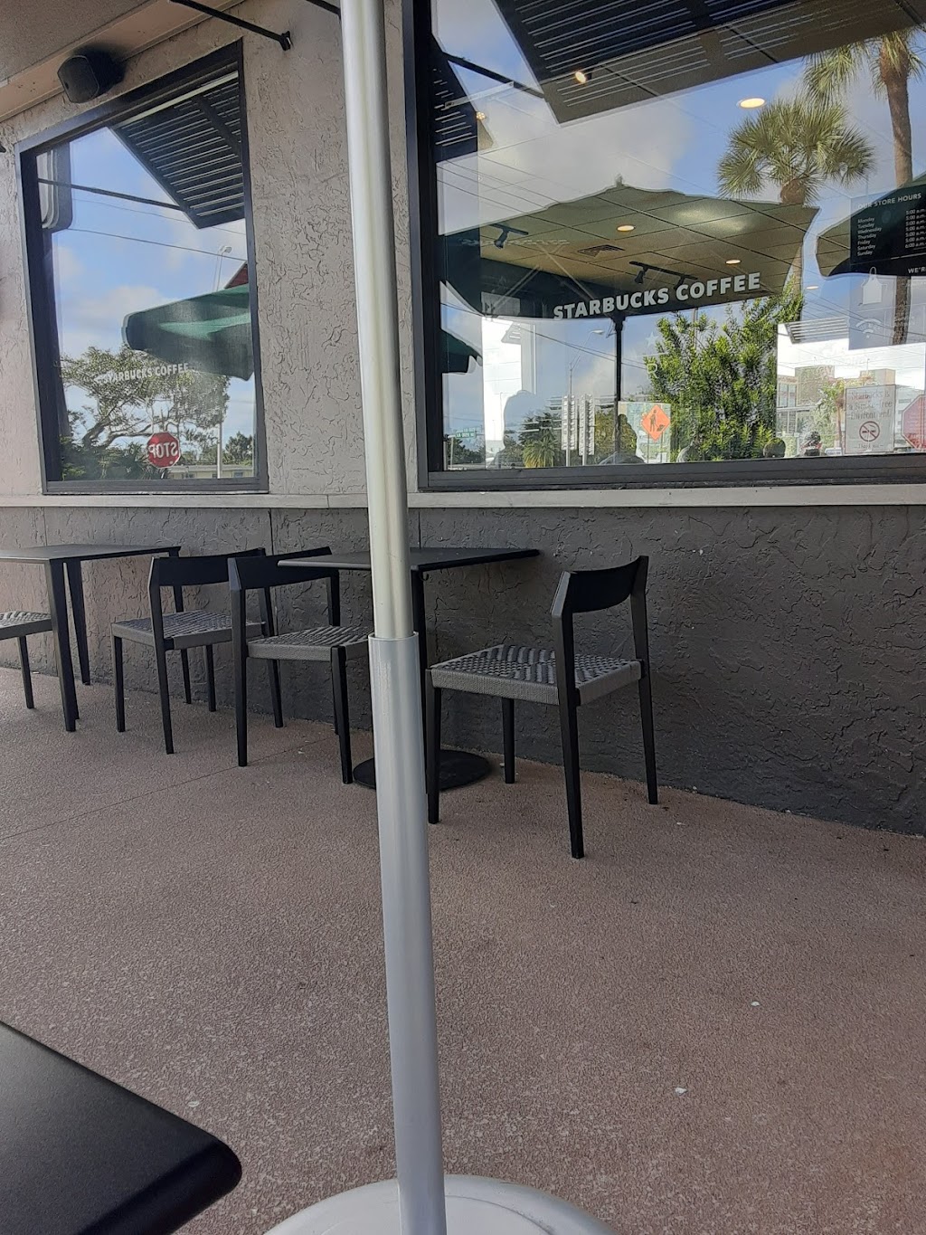 Starbucks | cafe | 11585 SW 40th St, Miami, FL 33165, USA | 3052276965 OR +1 305-227-6965