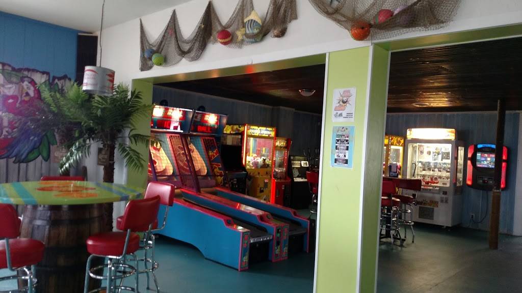 Rum Runners | restaurant | E Apple Ave, Ravenna, MI 49451, USA | 2318532223 OR +1 231-853-2223